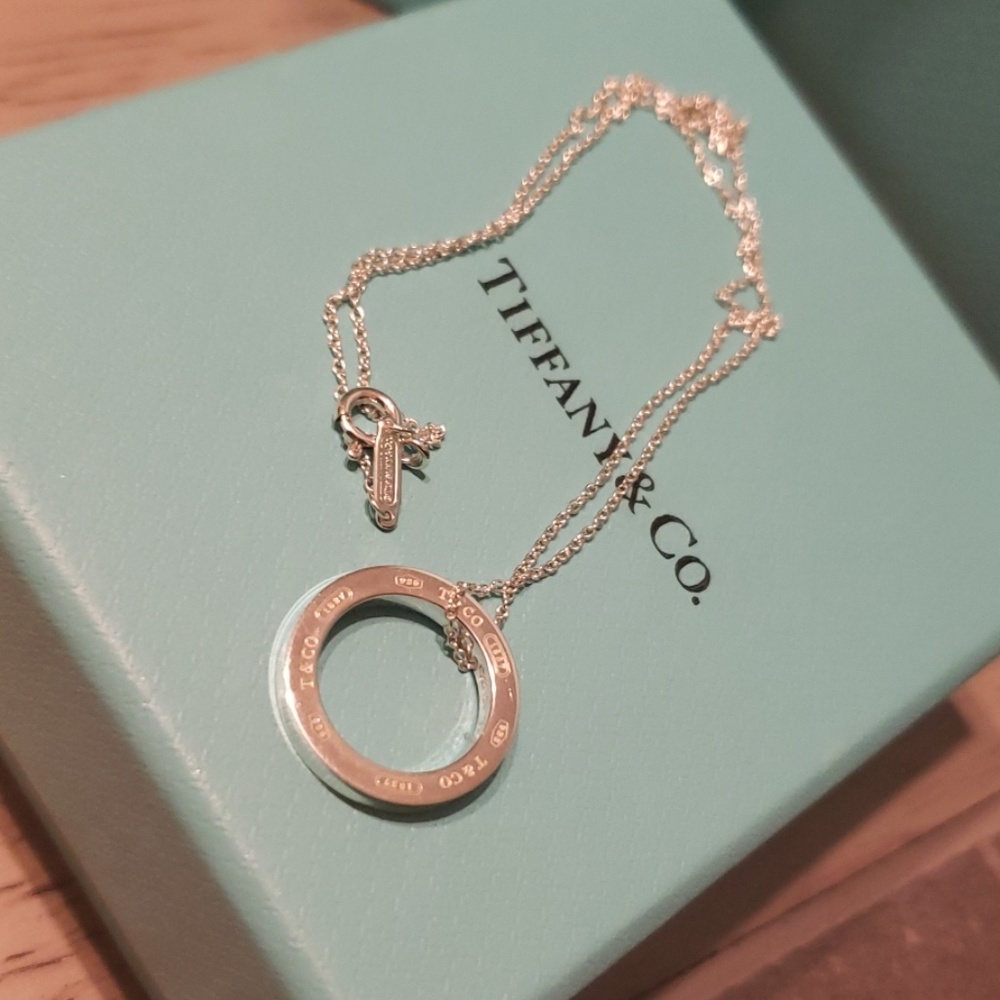 Tiffany&Co 1837 circle pendant 16in chain